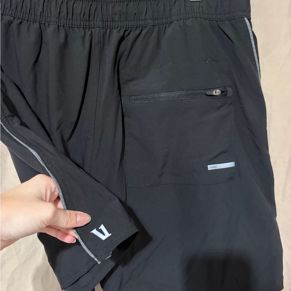 Vuori trail lined performance shorts - Picture 3 of 3